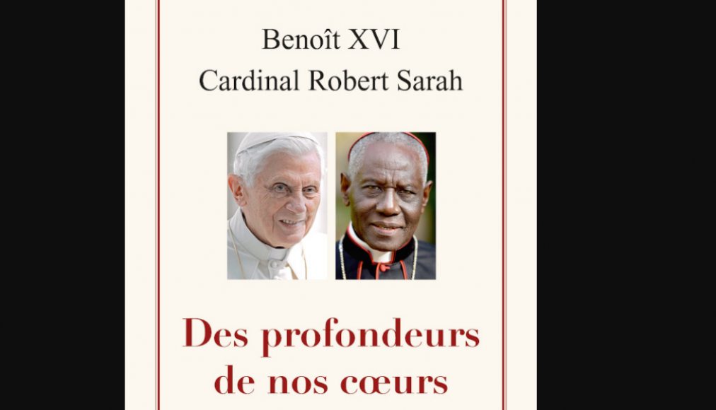 "Des profondeurs de nos coeurs" par le Benoît XVI et le cardinal Robert Sarah "Des profondeurs de nos coeurs" par le Benoît XVI et le cardinal Robert Sarah / ©Editions Fayard