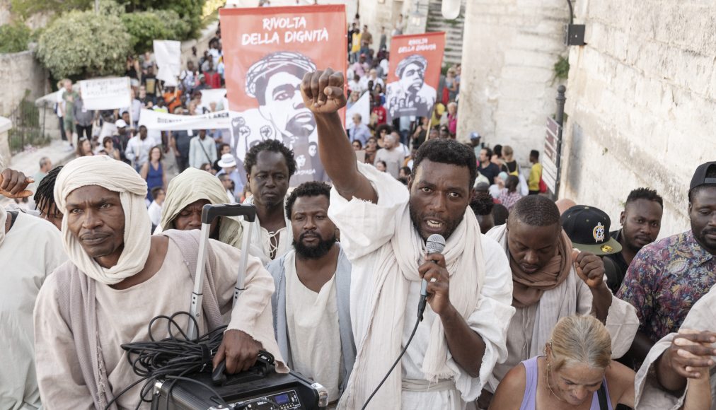 Une scène du film Le Nouvel Evangile de Milo Rau. ©Fruitmarket/Langfilm/IIPM/Photo by Armin Smailovic Une scène du film Le Nouvel Evangile de Milo Rau. ©Fruitmarket/Langfilm/IIPM/Photo by Armin Smailovic / Une scène du film Le Nouvel Evangile de Milo Rau. ©Fruitmarket/Langfilm/IIPM/Photo by Armin Smailovic