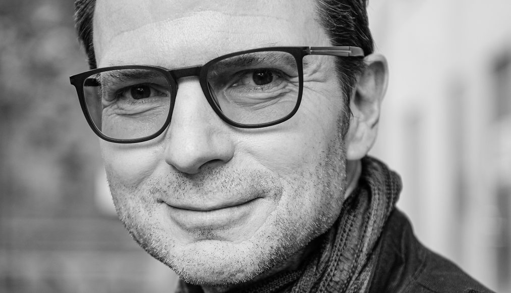 Yves Dutoit, 54 ans, marié, deux adolescents. Titulaire d'un master en lettres et d'un brevet d'enseignant, il est responsable, depuis les années 2000, des Éditions Agora. Yves Dutoit, 54 ans, marié, deux adolescents. Titulaire d'un master en lettres et d'un brevet d'enseignant, il est responsable, depuis les années 2000, des Éditions Agora. / © Jean-Bernard Sieber