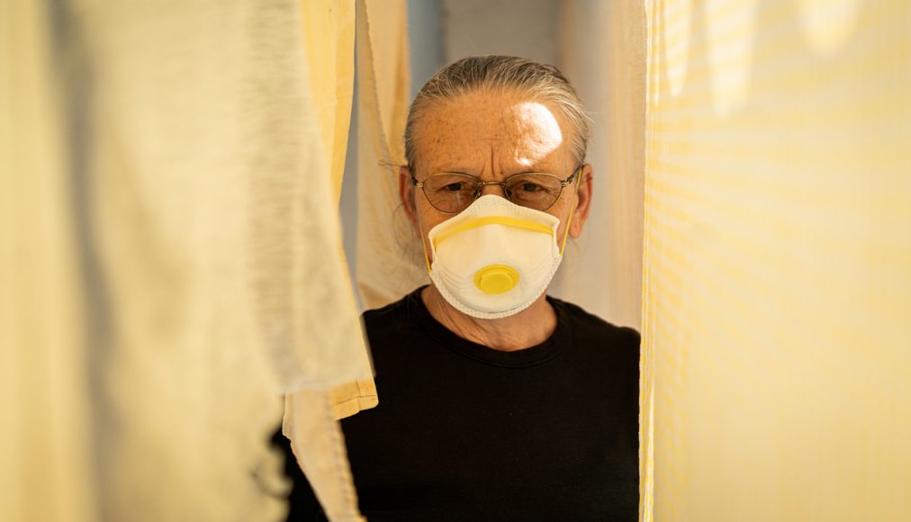 Le confinement et la solitude sont des défis pour les aînés. Mais tout le monde ne connaît pas les mêmes risques. Le confinement et la solitude sont des défis pour les aînés. Mais tout le monde ne connaît pas les mêmes risques. / Istock-Zurijeta