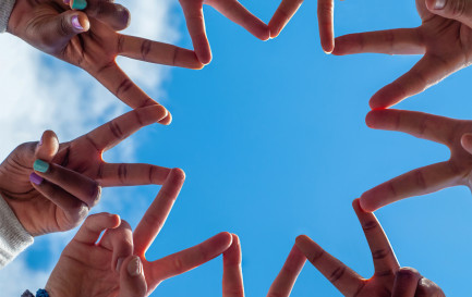 Le symbole du bahaïsme, l&#039;étoile à 9 branches / ©iStock
