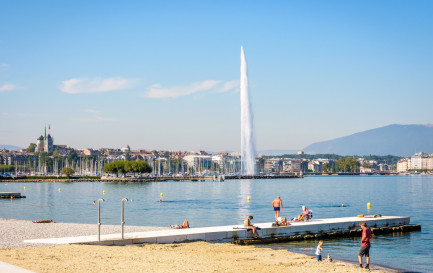 La plage des Eaux-Vives à Genève / ©iStock/Olrat